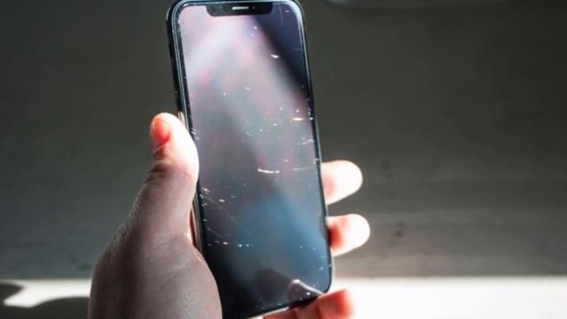 Что если треснул экран ? Ремонт телефонов и техники Apple в Мурманске Ремонт сотовых Мурманск смотреть онлайн