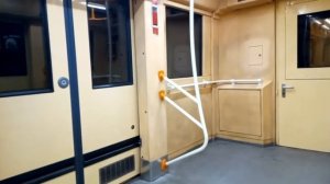 Поездка в метропоезде 81-7021/7022 «Крюковец» с белыми поручнями - Ukraine 2023