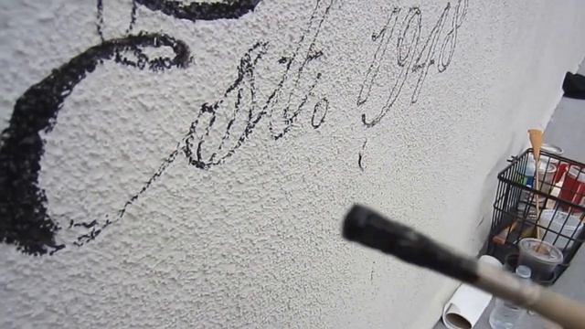 Hand Painting Sign Letters On Stucco Using Projector -pt.2