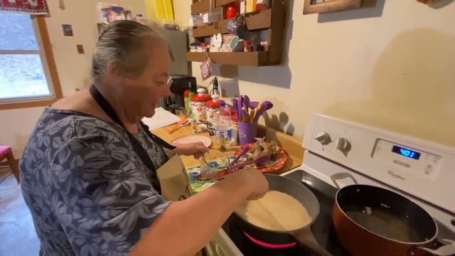 My mamaws old fashioned squirrel gravy recipe! смотреть онлайн
