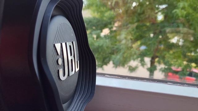 JBL BOOMBOX 2 BASS TEST! 60% VOLUME! смотреть онлайн