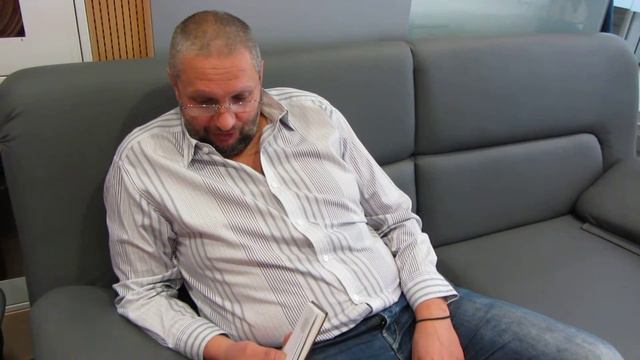 Раскопав небольшую ямку... смотреть онлайн