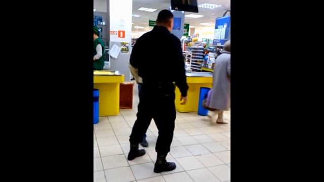 Произвол охраны Покупочки в Волгограде Красноармейский район