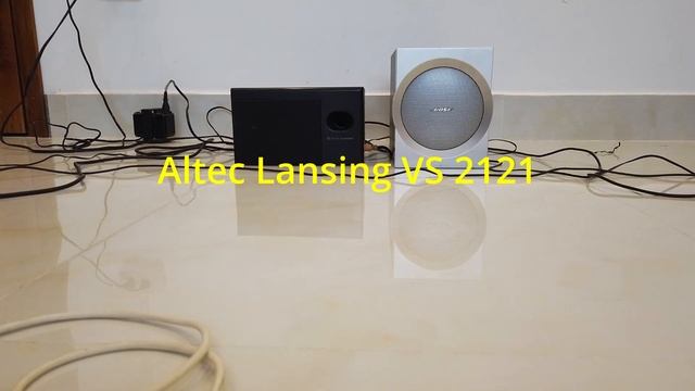 Altec Lansing VS 2121 & Bose Companion 3 Series 1 смотреть онлайн