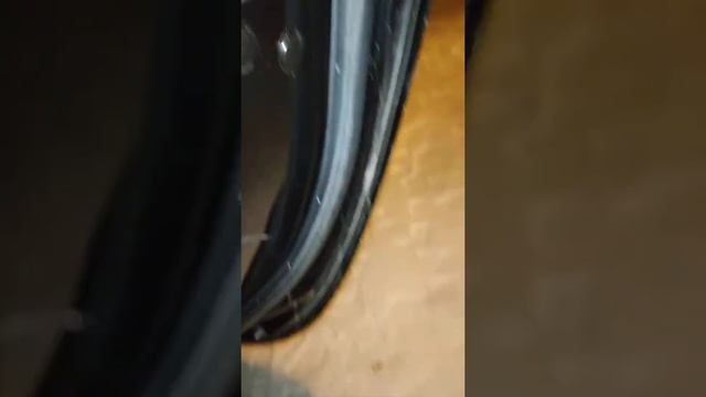 Не закрывается дверь зимой. Что делать? смотреть онлайн