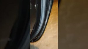 Не закрывается дверь зимой. Что делать?