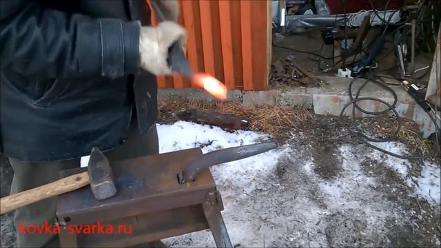 Ковка крючка для одежды, кованый крючок двухрожковый, вертикальный, с завитками, своими руками смотреть онлайн