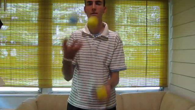 How to juggle the 3-ball Tennis pattern смотреть онлайн
