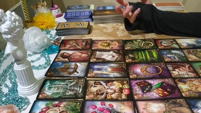 ЧТО ДУМАЕТ И ЕГО ЧУВСТВА? смотреть онлайн