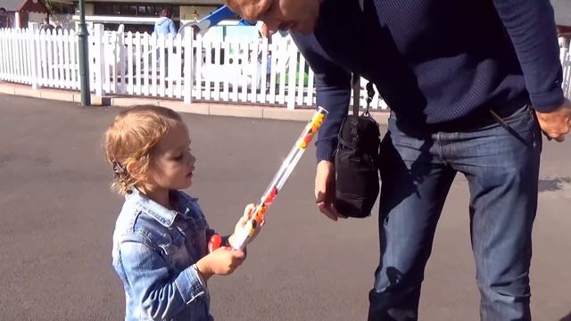 Катя и Макс в парке развлечений смотреть онлайн