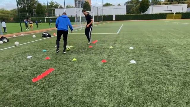 Voetbalschool 2Fast/Nelson de Kok / Privétraining/Techniek met Sam Lammers смотреть онлайн