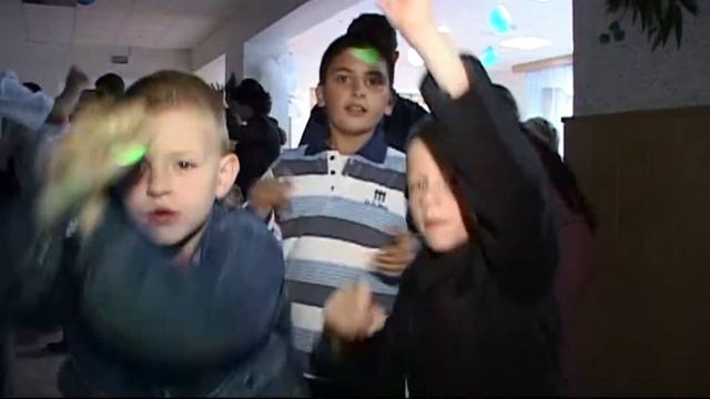 Малыши зажигают под Армянскую музыку. смотреть онлайн