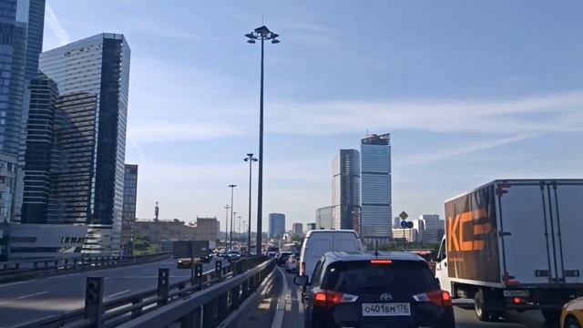 Пол жизни в пробке. Как я добираюсь до работы ? смотреть онлайн