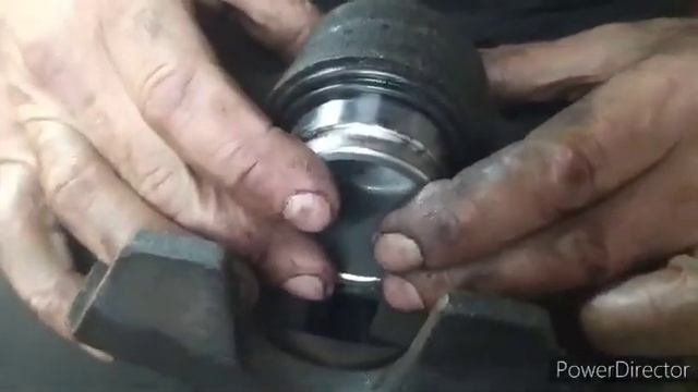Бюджетная замена поршня переднего тормозного суппорта. смотреть онлайн