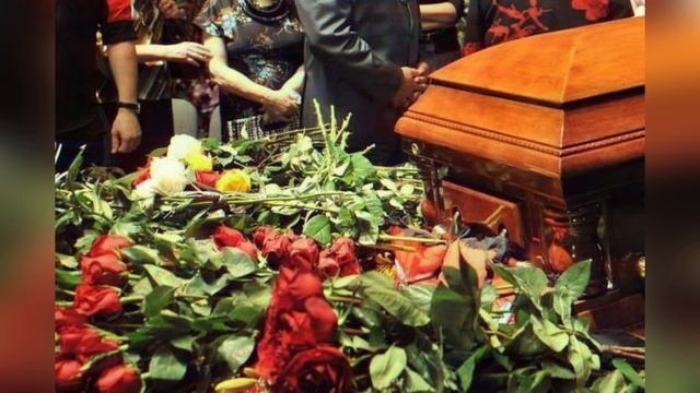 Не уберегли...  Знаменитый Певец скончался утром