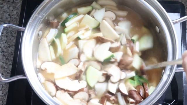 Sub)🇰🇷แกงเต้าหู้เจี้ยวเกาหลี | การเรียนภาษาเกาหลี🇰🇷| 된장찌개 Doenjang-jjigae| Korean soybean paste ste смотреть онлайн