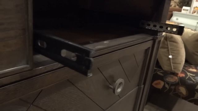 How to Remove a Drawer with Metal Glides смотреть онлайн