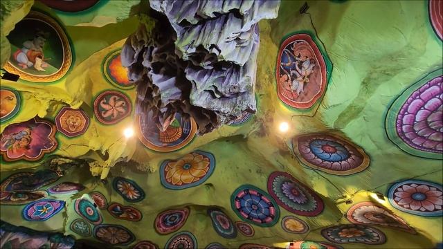 Два дня в Куала Лумпур - башни близнецы, пещера Бату, храм Тянь Хоу смотреть онлайн