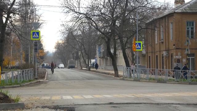 В Невинномысске приступили к ремонту автодороги по улице Шевченко смотреть онлайн