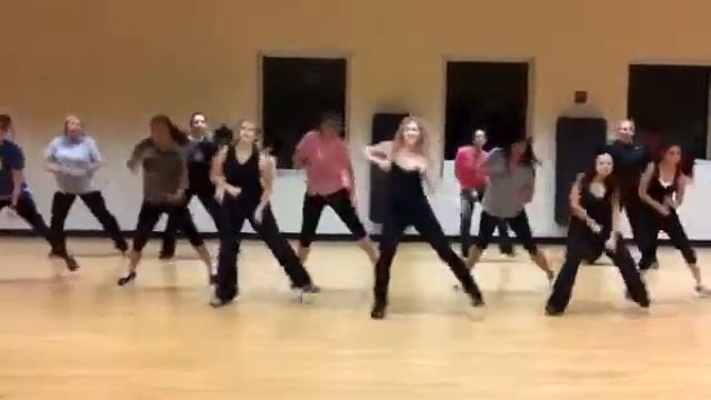Dance Fitness: One More Night by Maroon 5 смотреть онлайн