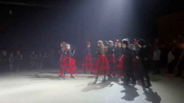 Мой любимый мой маленький танцует на Балу 18 века под групппу Ленинград / мамы на дискотеке смотреть онлайн
