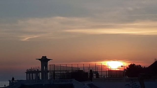 ПОТРЯСАЮЩАЯ ПЕСНЯ... СЧАСТЬЕ ОНО НЕ ДЕЛИТСЯ... смотреть онлайн