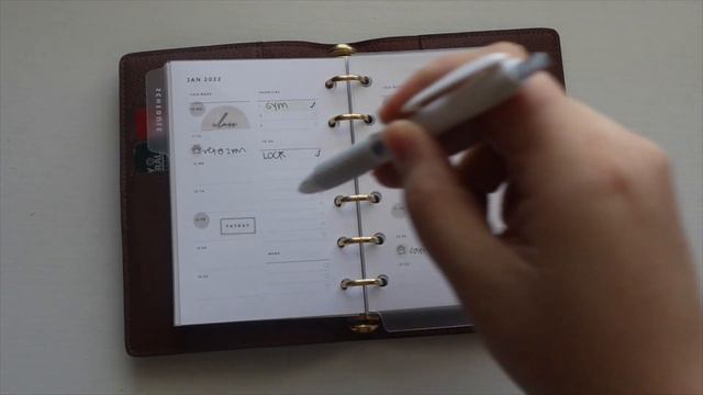 Planner Flip: Louis Vuitton PM Agenda | On The Go, Travel & Meal Planner смотреть онлайн