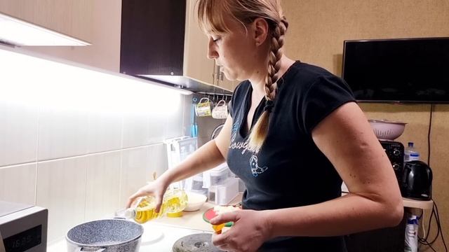 Сделала вдох-выдох и услышала звук) Ремонт холодильника своими руками! Каша в чудо-кастрюле смотреть онлайн