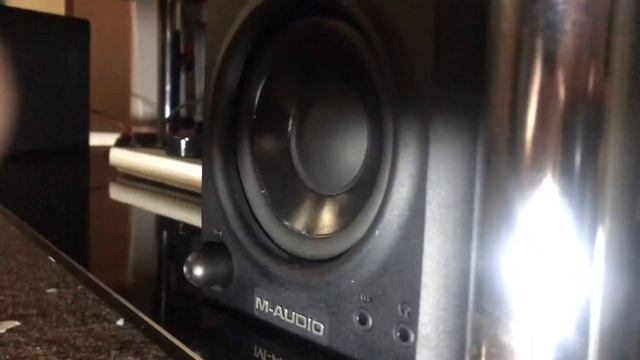 the Numark MiXTRACK PRO 3 DJ deck with M-AUDIO AV32 speakers смотреть онлайн