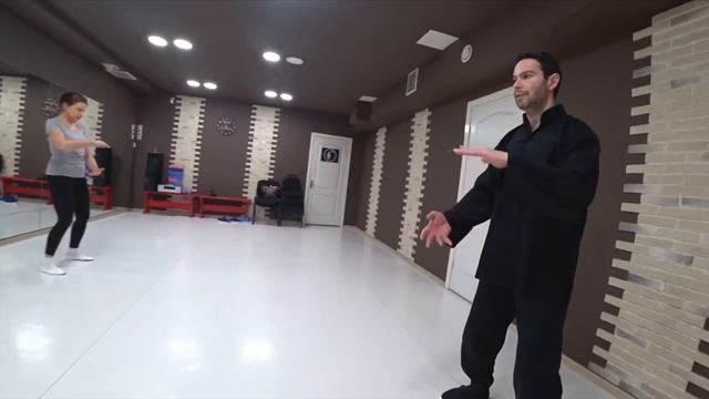 Занятие цигун (тайчи) в 5Life c Павлом Шульманом смотреть онлайн