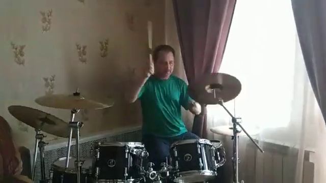 Барабаны!!!!!!!!! (Папа жжет) смотреть онлайн