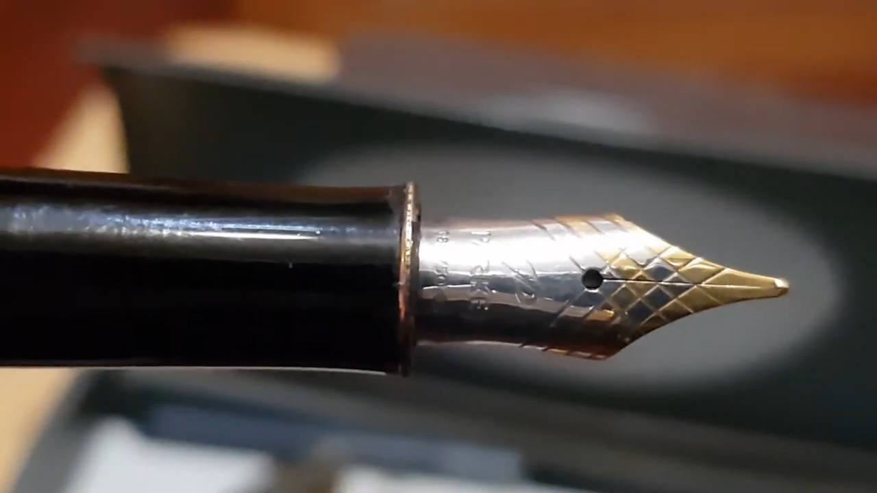 Parker Sonnet с золотым пером 18К, родиевое покрытие смотреть онлайн