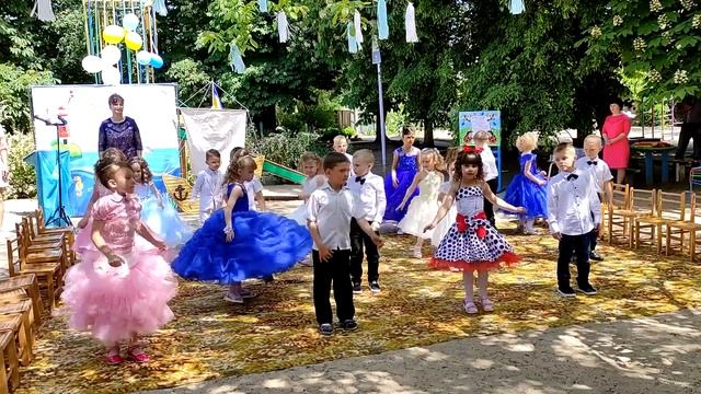 ФЛЕШМОБ - УСМІХНУСЯ смотреть онлайн