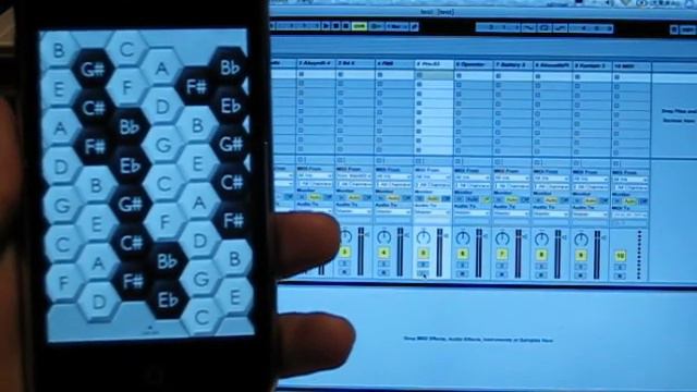 Hex OSC - hexagonal musical OSC/MIDI keyboard for iPhone - смотреть онлайн