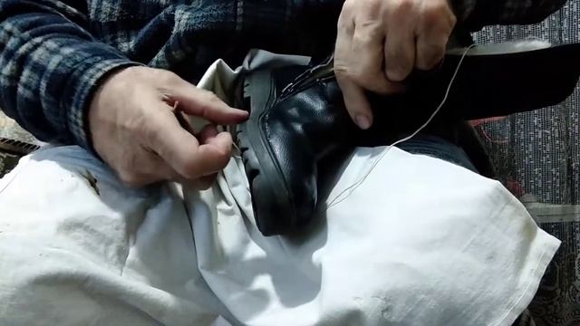 Как правильно прошивать обувь шилом с крючком