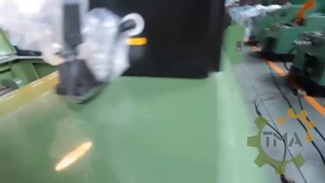 Холодновысадочный станок в защитном кожухе для производства винтов и саморезов серии RA-15C смотреть онлайн