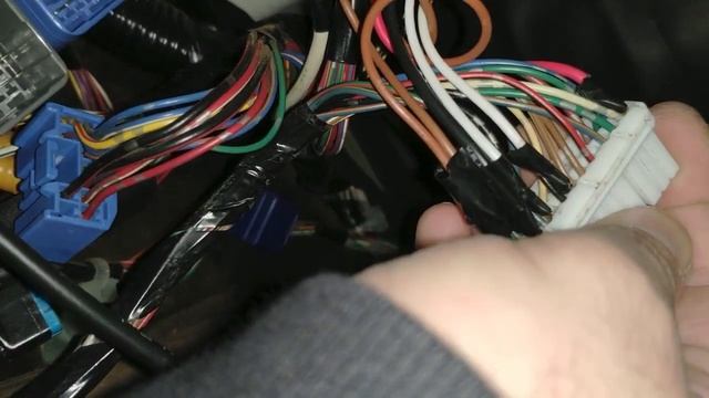 Suzuki Liana 2001 - 2003 - Podłączenie sterowania pilotem centralnego zamka смотреть онлайн