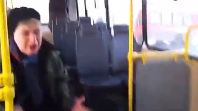 Наталья морская пехота буянит в автобусе!!! смотреть онлайн