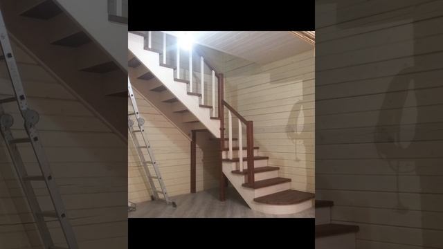 Русская лестница .Фото с монтажа .Лестницы деревянные крашеные смотреть онлайн