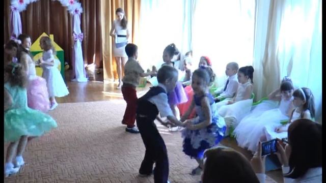 Рок н ролл на выпускном в детском саду смотреть онлайн