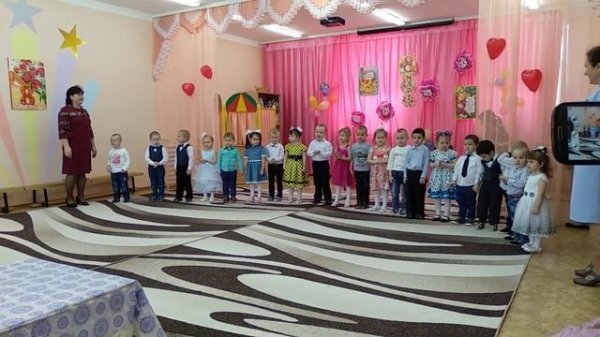 Я пеку,пеку,пеку,деткам всем по пирожку.8марта2-4года