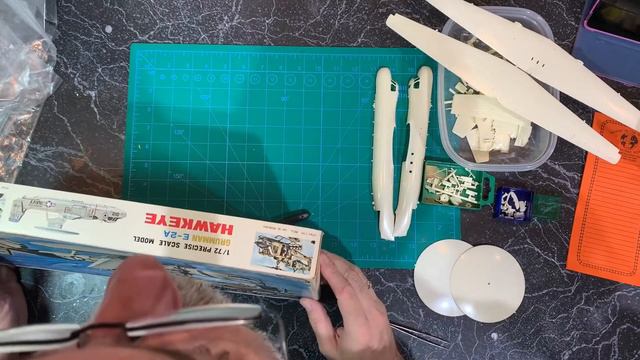 E-2A Hawkeye Build, Part 1, Bachmann/Fujimi Kit 0715:400 смотреть онлайн