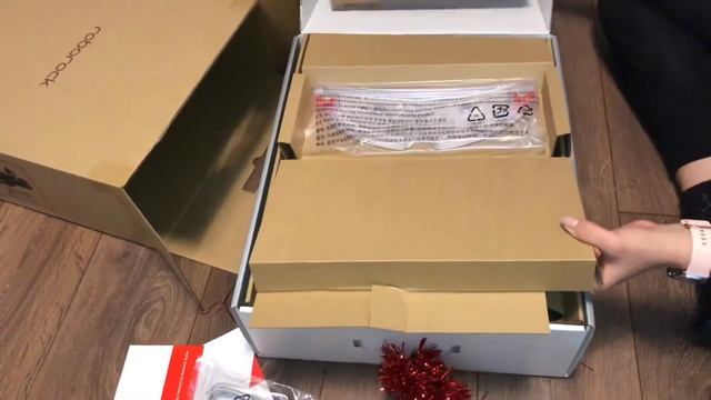 Unpacking ROBOROCK S5 MAX