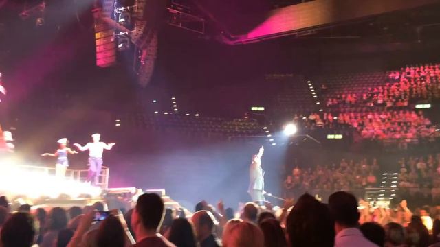 Robbie Williams Zurich 11/17 смотреть онлайн