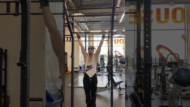 Подтягивание с весом +16 кг смотреть онлайн