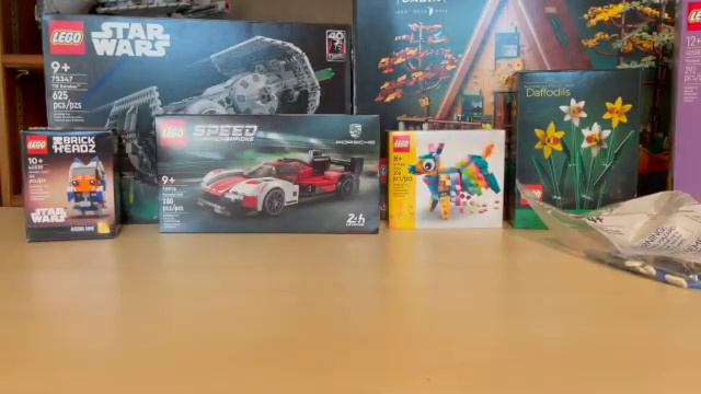 Huge LEGO Haul! A-Frame Cabin! Bricks and Pieces! смотреть онлайн