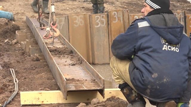 В Усть-Куте продолжается реконструкция моста через реку Кута. смотреть онлайн