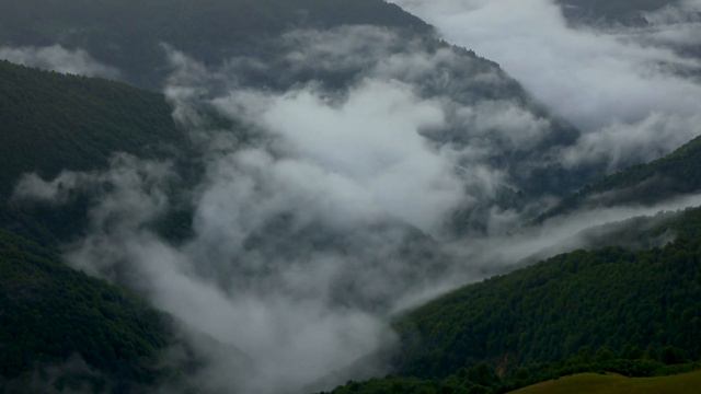 Iran In 4K : Spring In Alborz Mountains