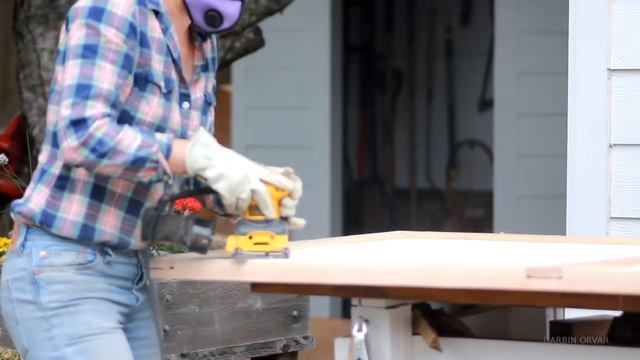 Make a Barn Style Door for less than $40 смотреть онлайн