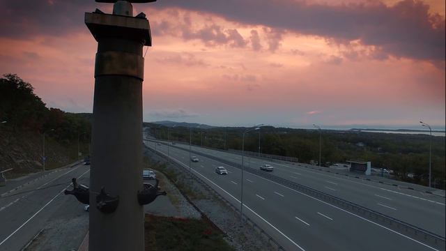 Ростральная колонна перед въездом во Владивосток / Rostral column before entry into Vladivostok смотреть онлайн